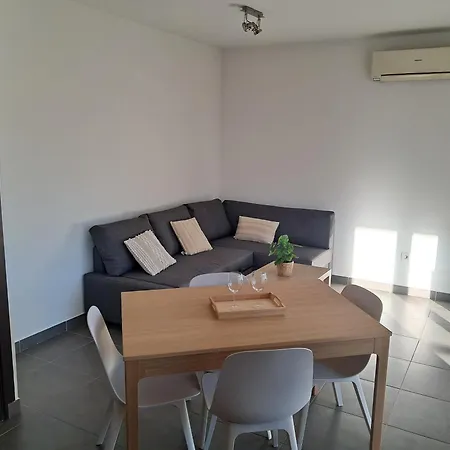 Apartment 3 Pieces 58m2 Terrasse Couverte Vue Montagne Et Citadelle Super Equipe Et Stationnement