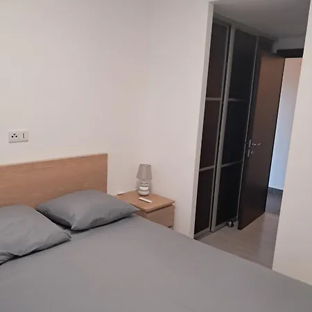 Apartment 3 Pieces 58m2 Terrasse Couverte Vue Montagne Et Citadelle Super Equipe Et Stationnement *