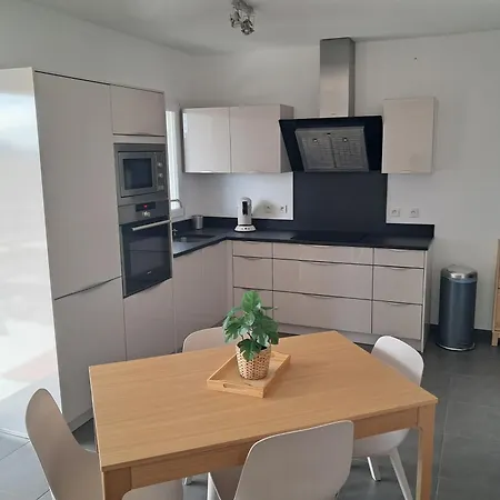 Apartment 3 Pieces 58m2 Terrasse Couverte Vue Montagne Et Citadelle Super Equipe Et Stationnement