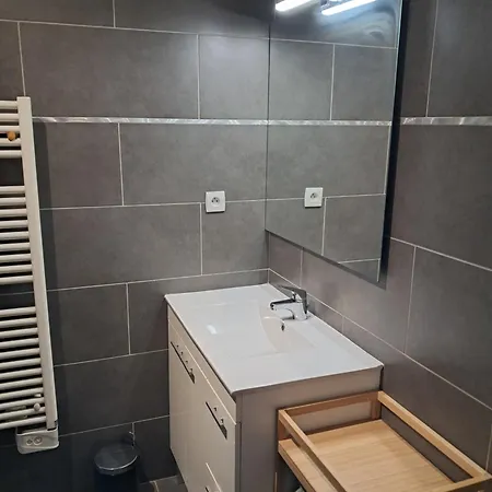Apartment 3 Pieces 58m2 Terrasse Couverte Vue Montagne Et Citadelle Super Equipe Et Stationnement Corte (Corsica)