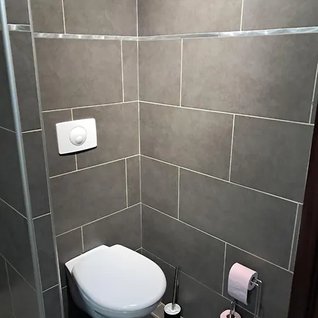 Apartment 3 Pieces 58m2 Terrasse Couverte Vue Montagne Et Citadelle Super Equipe Et Stationnement Corte (Corsica)