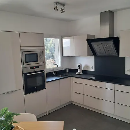3 Pieces 58m2 Terrasse Couverte Vue Montagne Et Citadelle Super Equipe Et Stationnement Corte (Corsica)