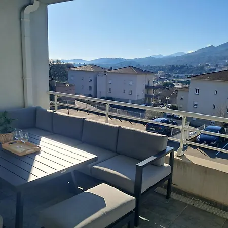 Apartment 3 Pieces 58m2 Terrasse Couverte Vue Montagne Et Citadelle Super Equipe Et Stationnement Corte (Corsica)